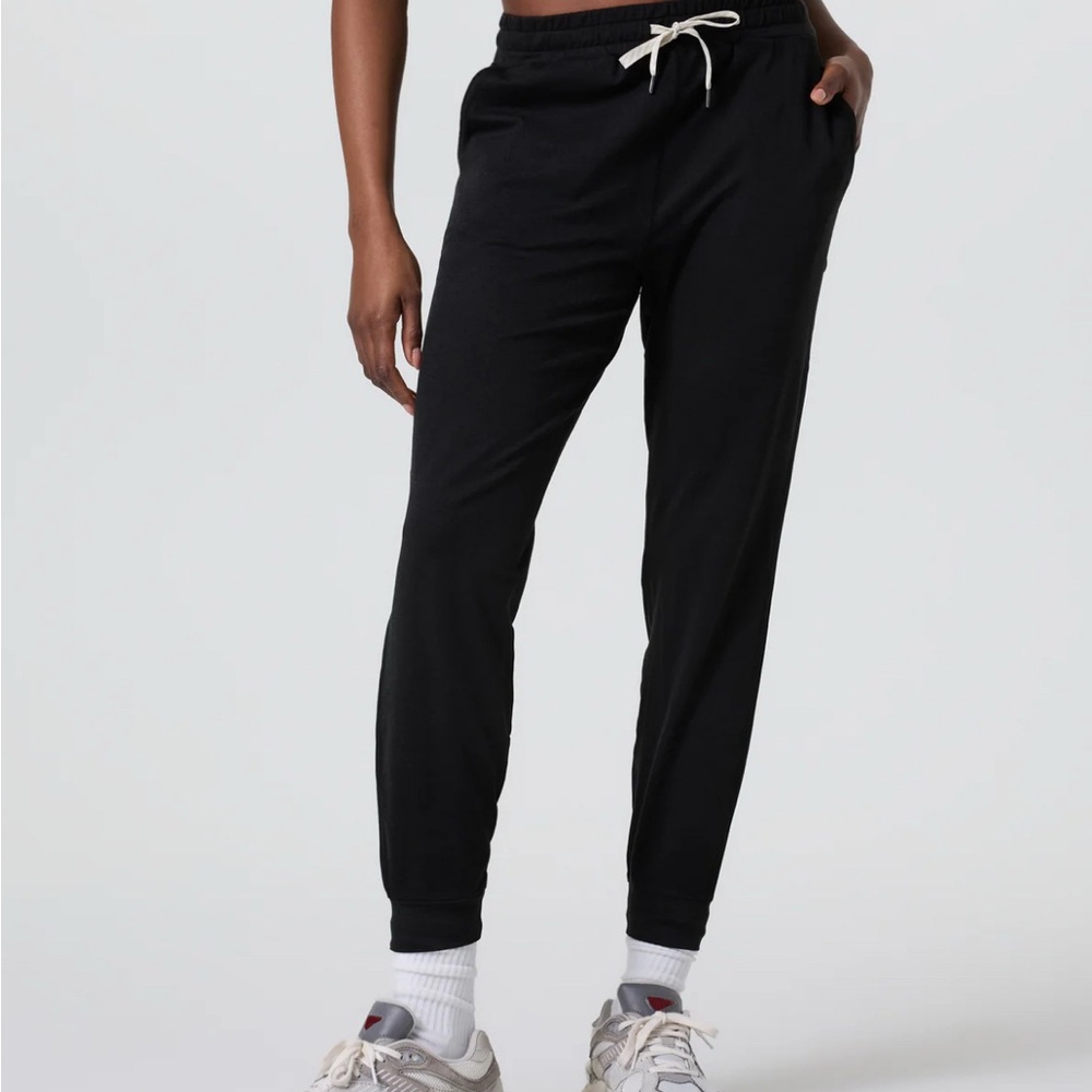 Vuori Performance Joggers size S